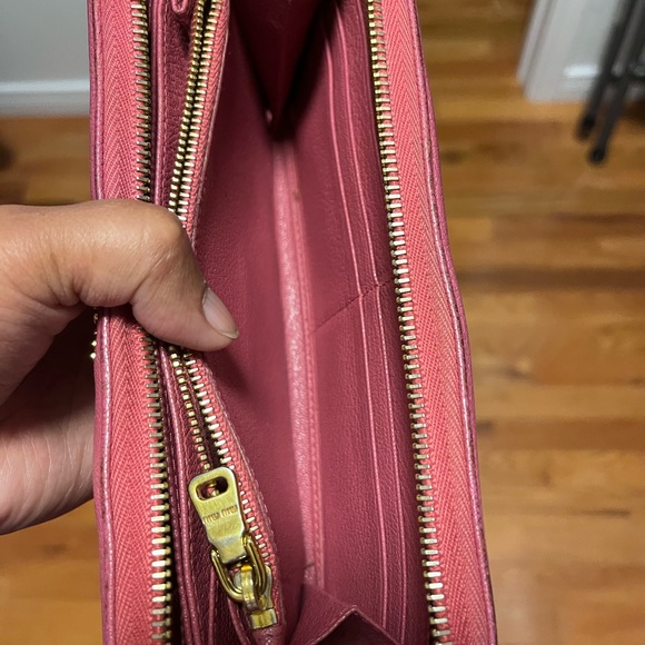 MiuMiu zip around long wallet - Picture 6 of 9